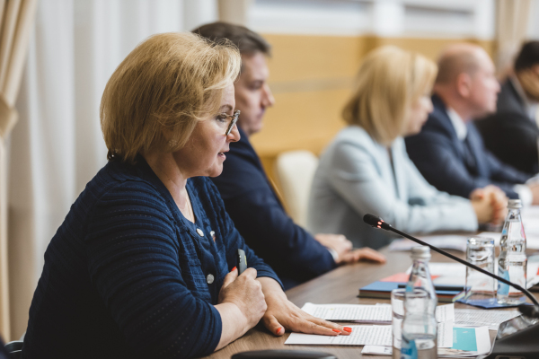 Духанина: Как можно больше родителей должны узнать о способе получения персонифицированного сертификата и его возможностях