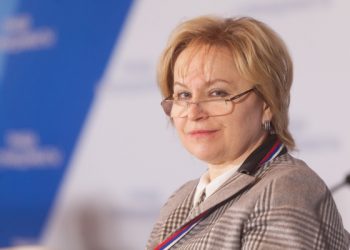 Духанина: эксперты проекта «Равные возможности — детям» помогут сельским школьникам в изучении гуманитарных предметов и решении проблем с учебой