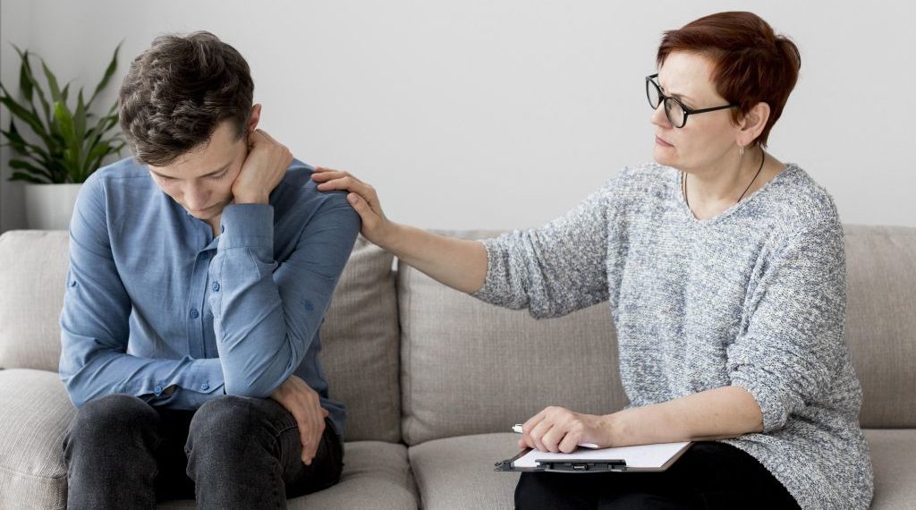 Более 3,8 тысяч подростков и родителей хотят участвовать в программе психологической поддержки от проекта «Равные возможности — детям»